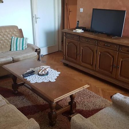 Baston Rent Apartment Podgorica Bagian luar foto