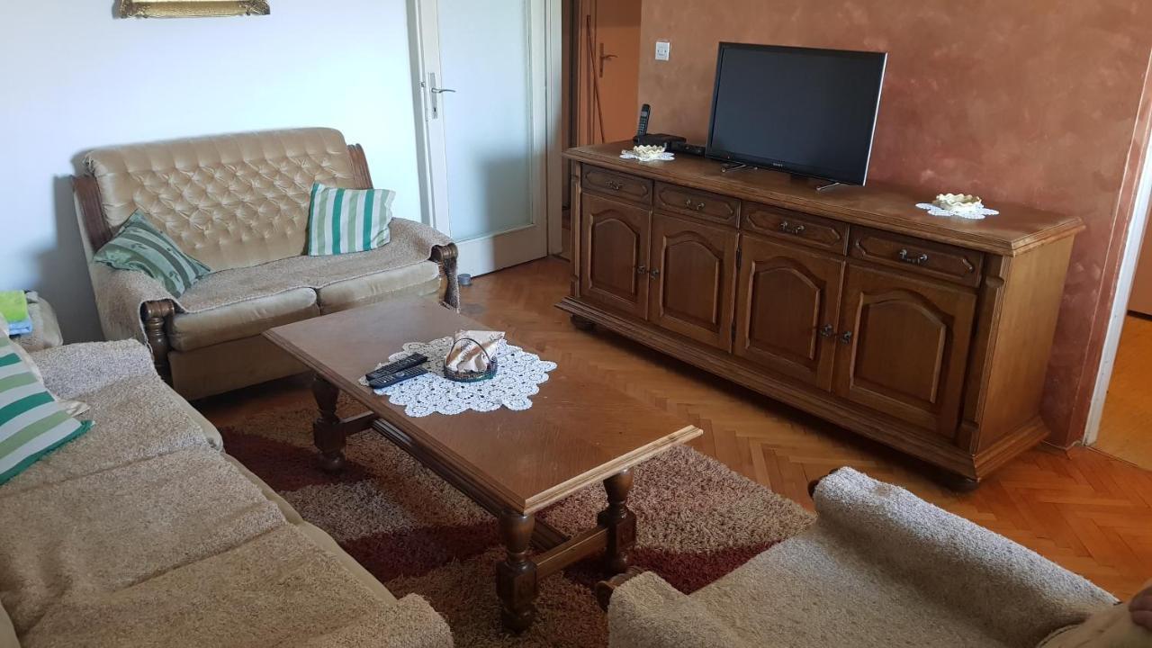 Baston Rent Apartment Podgorica Bagian luar foto